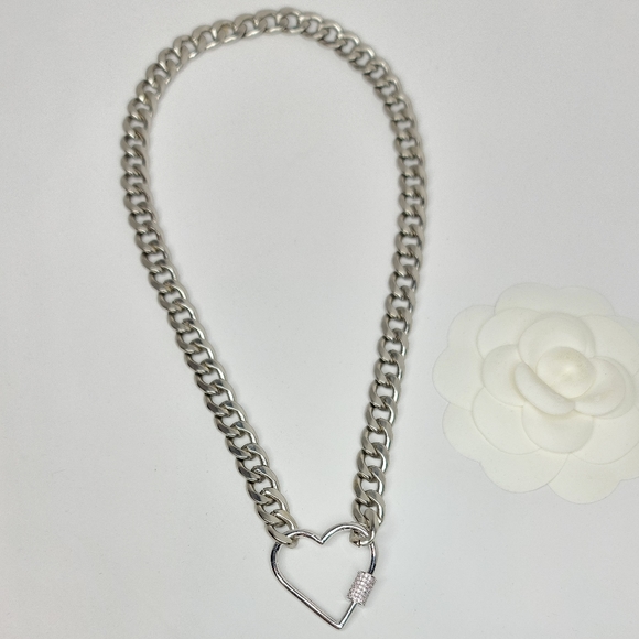 New Heart Carabiner with Chunky Chain Necklace - Picture 5 of 6